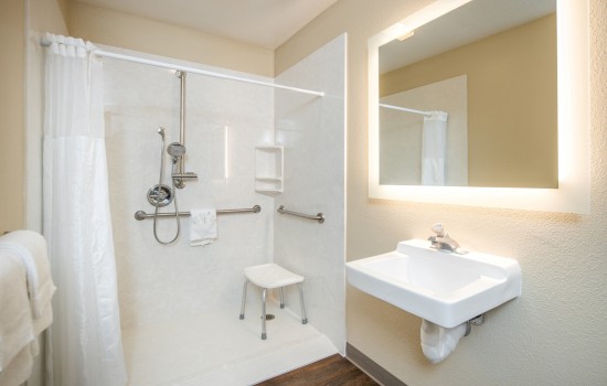 SureStay Fairfield - Accessible Bathroom