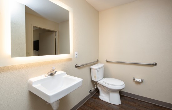 SureStay Fairfield - Accessible Bathroom