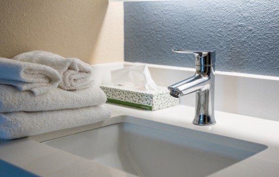 SureStay Fairfield - Modern Bathrooms